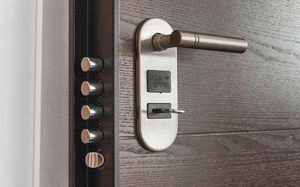 special locks for commercial businesses
